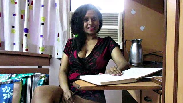 Sexy Big Tits ondian Lily Fingers Wet Pussy