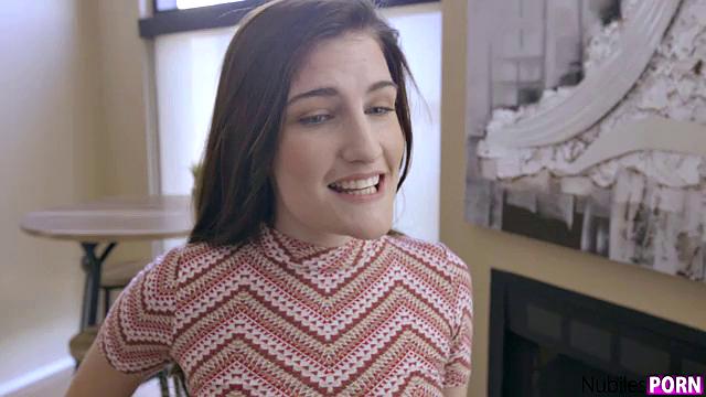 Babysitter Goes For it - S1:E8