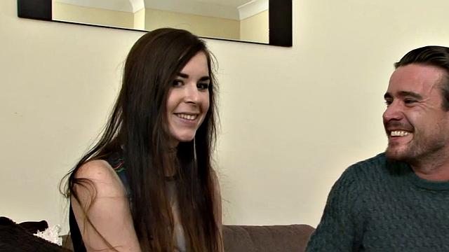 amber nevada получает сперму на лицо от отчима