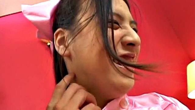 Giggling Japanese teen gets her pussy licked