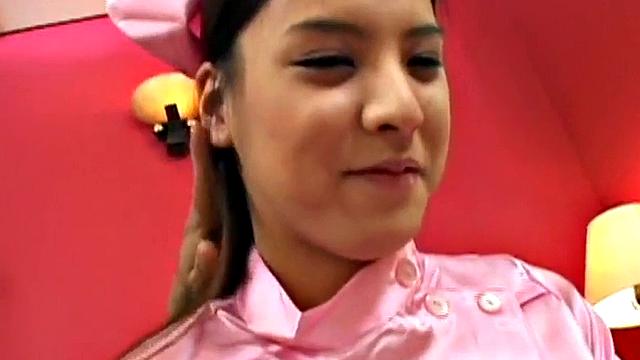 Giggling Japanese teen gets her pussy licked