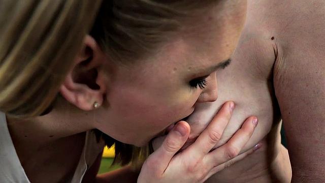 Busty gilf dyke ass and pussylicking lesbian girlfriend