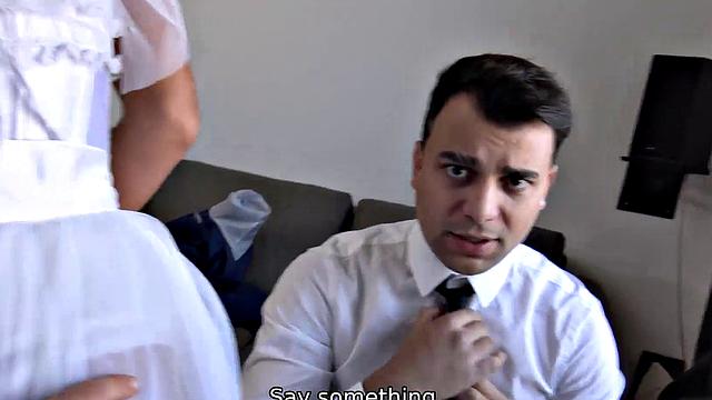 блондинка в чулках трахается при женихе из-за долгов