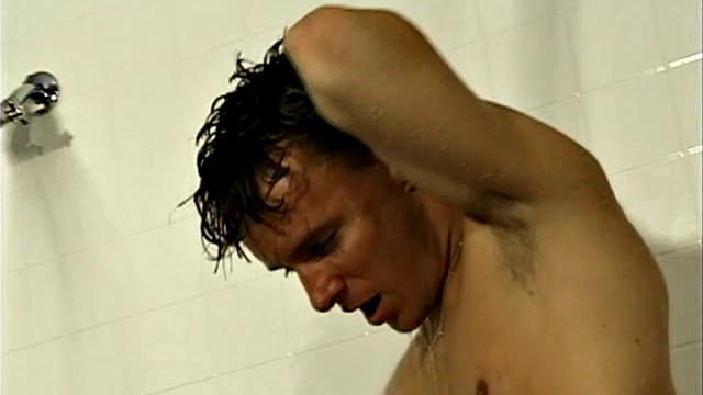 Horny Hunks Oral Sex in the Shower