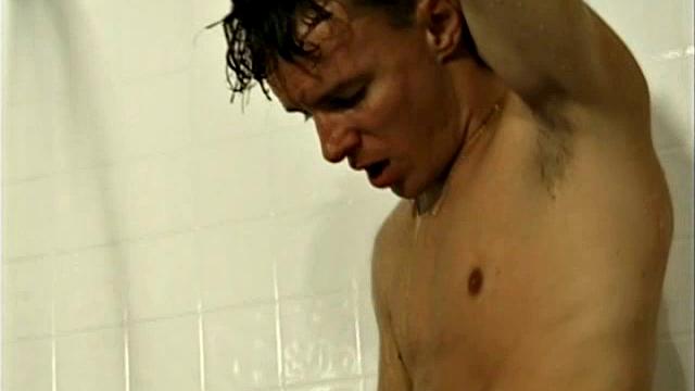Horny Hunks Oral Sex in the Shower