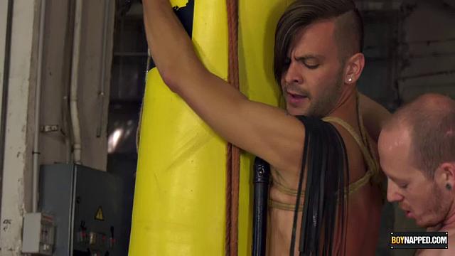 Sean fucks Dante Lucas raw