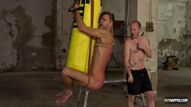Sean fucks Dante Lucas raw
