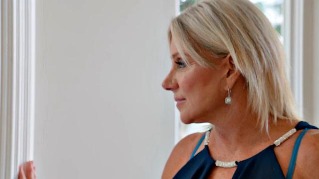 Sexy Cougar Payton Hall Fucks Young Man