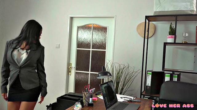 Clumsy office girl's ass pumped by boss