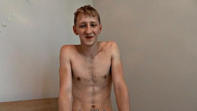 Настоящий натурал кончает на незнакомца за деньги