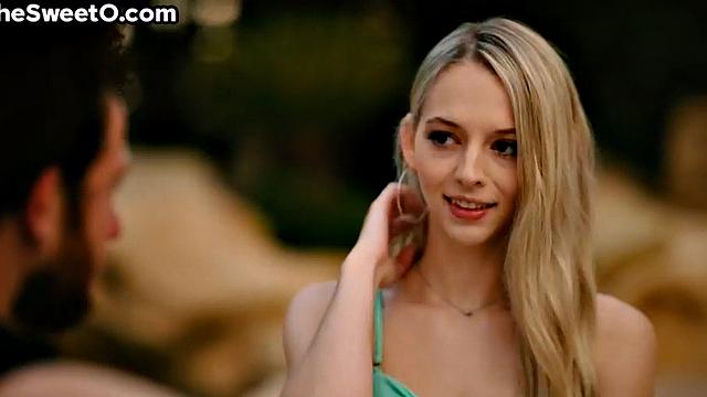 Petite babe pussylicked while sucking cock in 69 pose