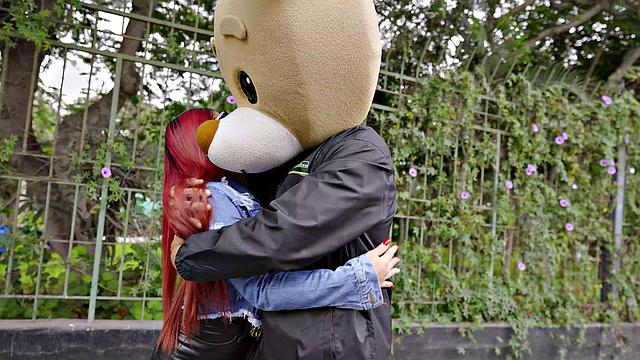 Venezuelan girl fucks bear