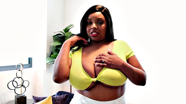 Take the Tour of Monica Keyes