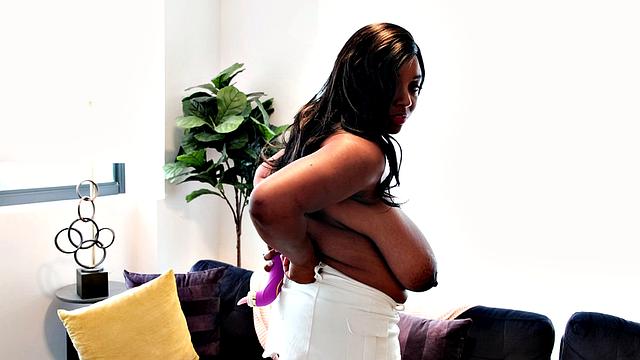 Take the Tour of Monica Keyes