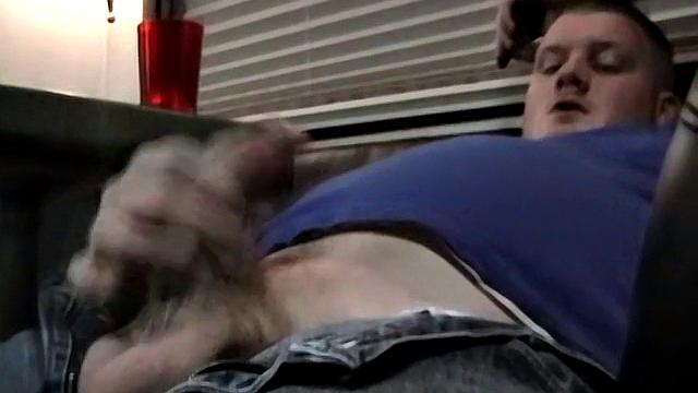 Chubby Chez Gets a Blowjob! - Chez