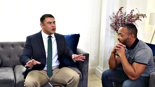 качки трахают друг друга по-чёрному без резинки, фитнесом не ограничились