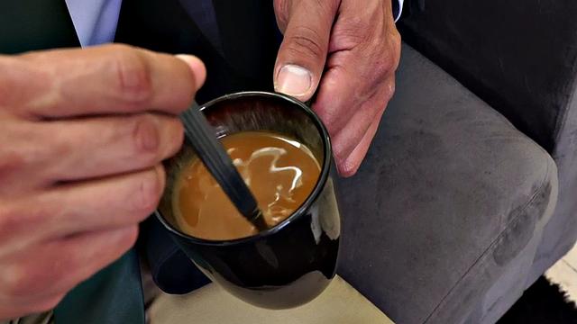 Buff muscle barebacks interracial duo after seduction