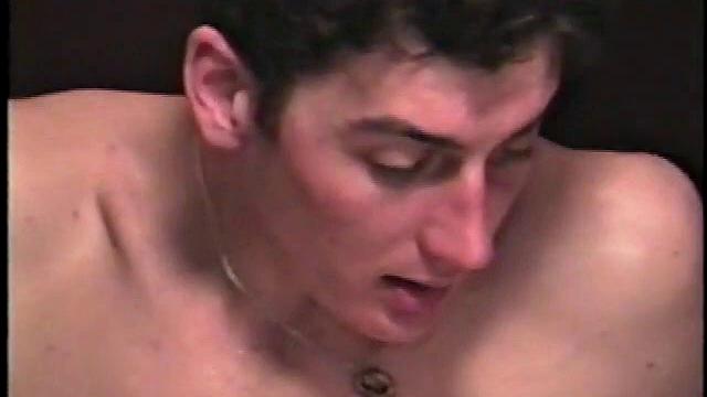 Виктор решил, что дрочить перед парнем - это весело и по-мужски, а дальше пошло как пошло.