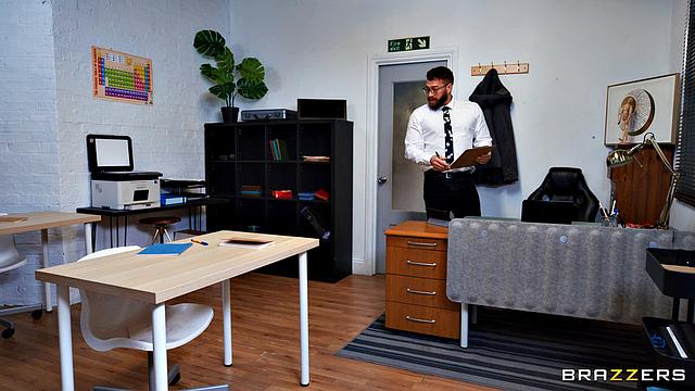 Sneaky College Glory'Holes 2