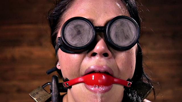 SD bonded bitch handling electrosex