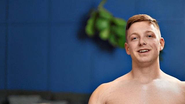 Amateur solo jock wanks and cums after casting