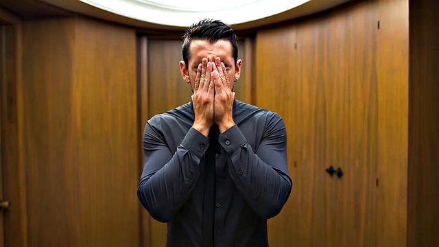 Pierce Paris жестко шпилит Trevora Harrisa в разгоряченном Вегасе