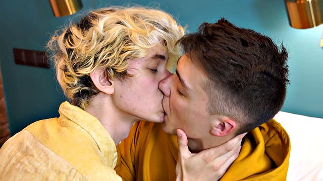 Elio Pjatteryd Gets Banged by Mike Steed