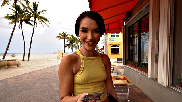 официантка натали porkman: жениху не расскажу про эту сосиску - pov с юмором