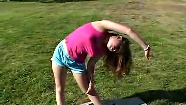 йога для април закончилась, пальчики пошли в ход куда веселее