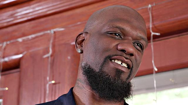 Blond Lassie Down On Her Luck Banged By Huge Movers - Dogfart