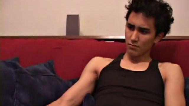Emilio Rubs His Meat