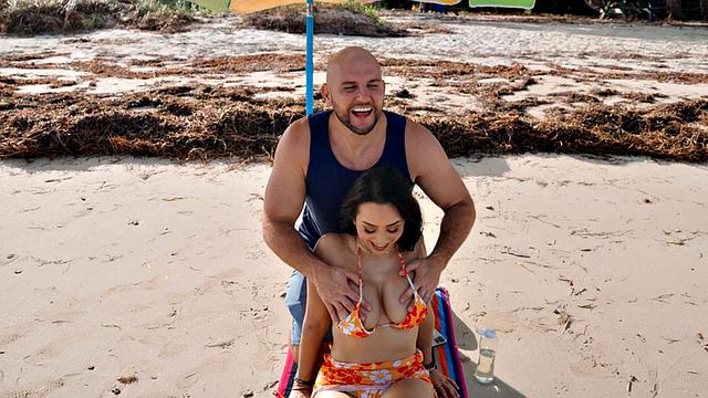 Bootylicious bae fucked outdoor by BWC in wet pussy hole