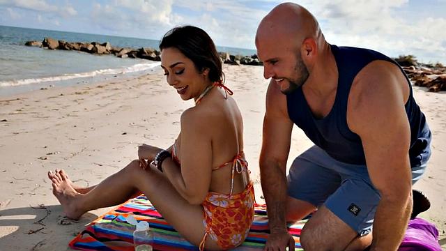 Bootylicious bae fucked outdoor by BWC in wet pussy hole