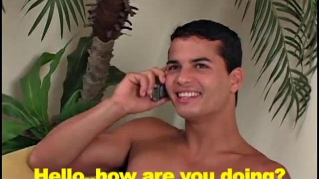 Леон Паива возбуждается с порно и зовёт Диего Лосано для жёсткой гей-сессии с глубоким минетом