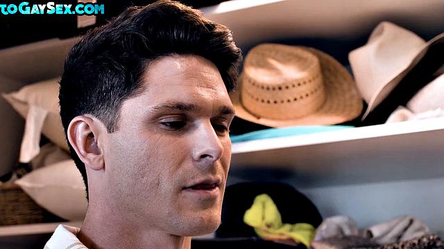 Tattooed twink barebacks BF in bedroom after oral