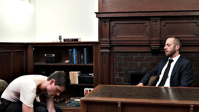 Элдер Джонс подчиняется своему наставнику и получает по полной