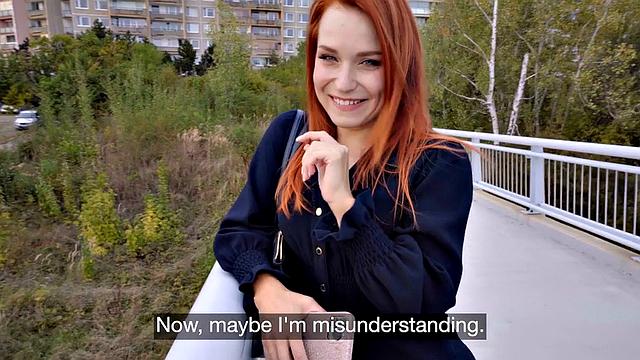 рыжая в белье трахается в парке