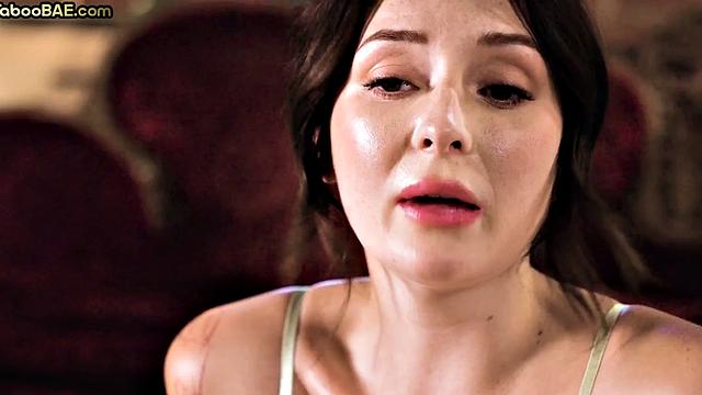 Big booty babe pussybanged in threesome