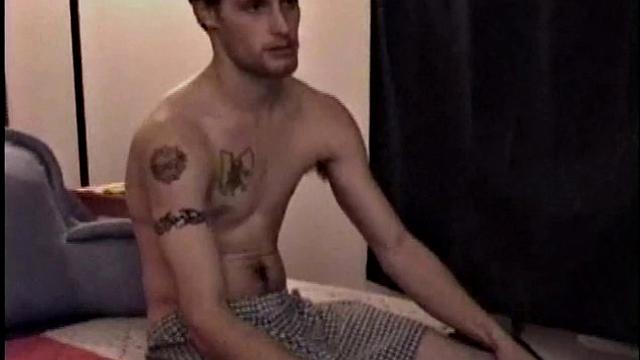 Straight Boy Buzz Gets Serviced