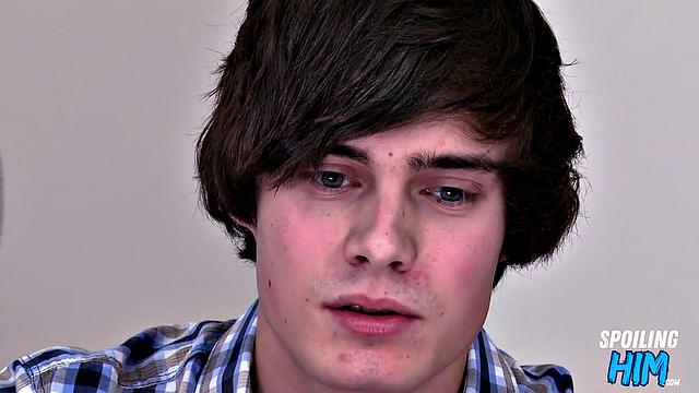 Cockhungry guy deepthroating in POV