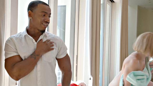 Sara Jay wants penetration massage!!