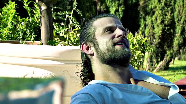 Blondie eurobabe analsmashed outdoors