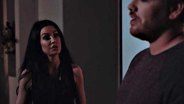 Похотливая мачеха скачет на члене пасынка в запретной страсти