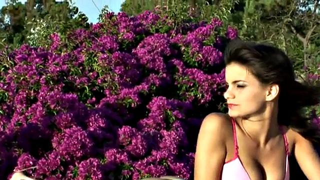 Juicy tittied teen fondles herself