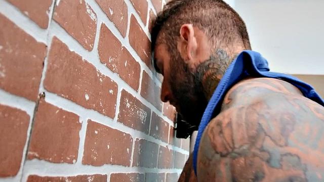 Tattooed hunk fucks stud's anal hole after deepthroating