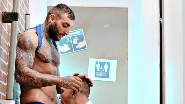 Tattooed hunk fucks stud's anal hole after deepthroating