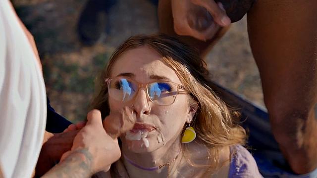 Nympho bukkake slut got gangbanged outdoor after BJ