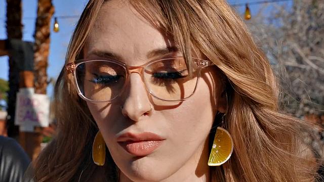 Nympho bukkake slut got gangbanged outdoor after BJ