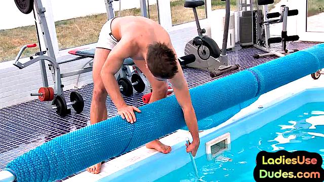 Pathetic incel pegged by dominant brits