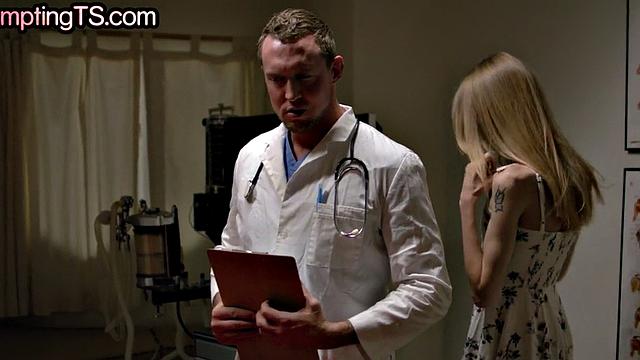 Petite TS patient smashed and rimmed by doctor at hospital